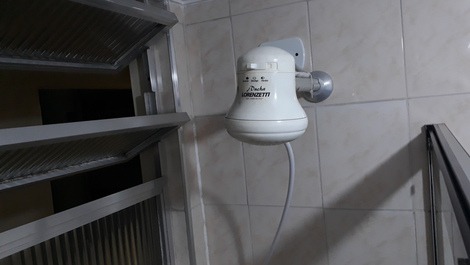 Close to the beach and Aquarium. Full support during hosting.