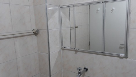 Close to the beach and Aquarium. Full support during hosting.