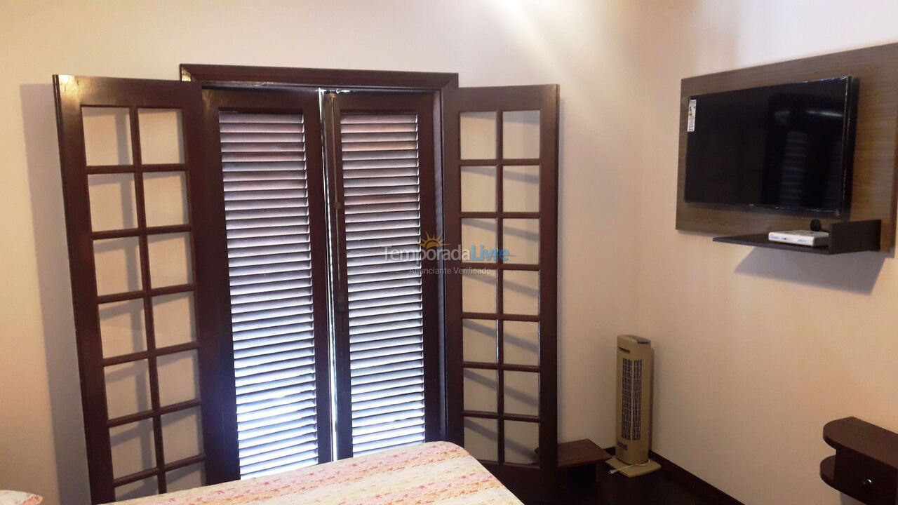 Casa para aluguel de temporada em Guarujá (Praia do Pernambuco)