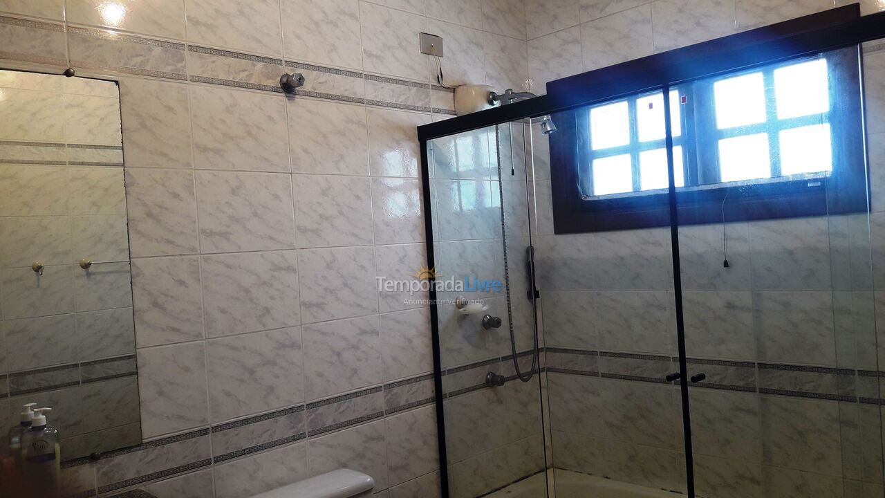 Casa para aluguel de temporada em Guarujá (Praia do Pernambuco)