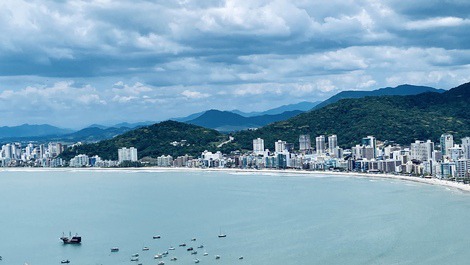 Vista do mirante de meia praia