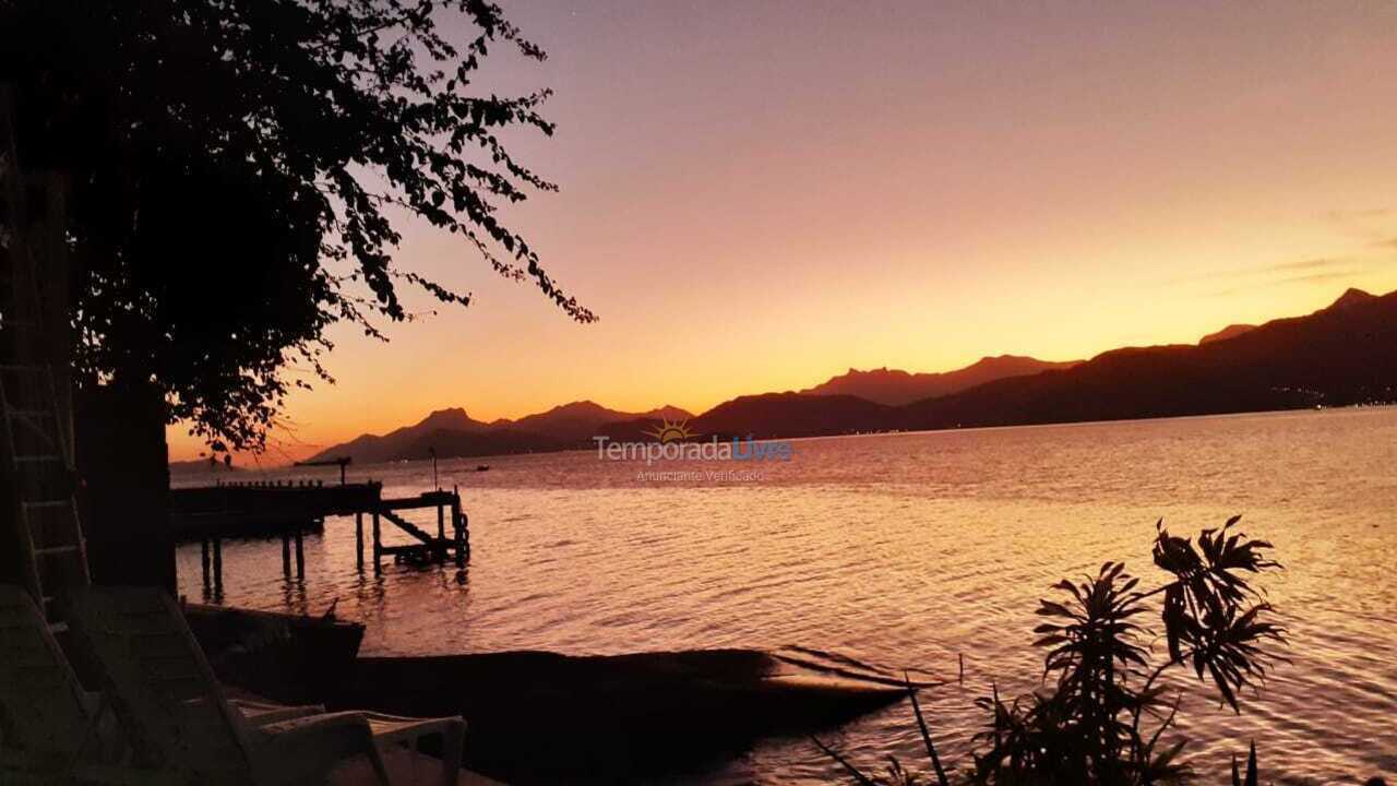 Casa para aluguel de temporada em Mangaratiba (Ilha Jardim Itacuruca)