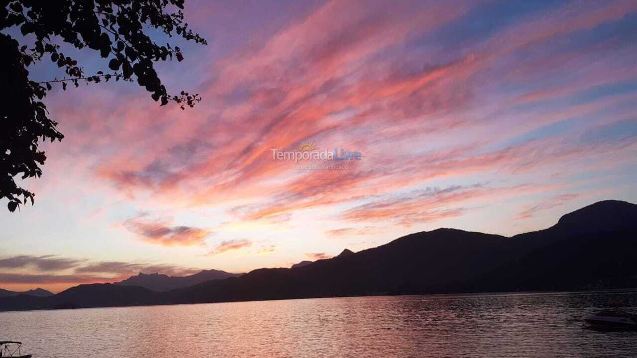 Casa para aluguel de temporada em Mangaratiba (Ilha Jardim Itacuruca)