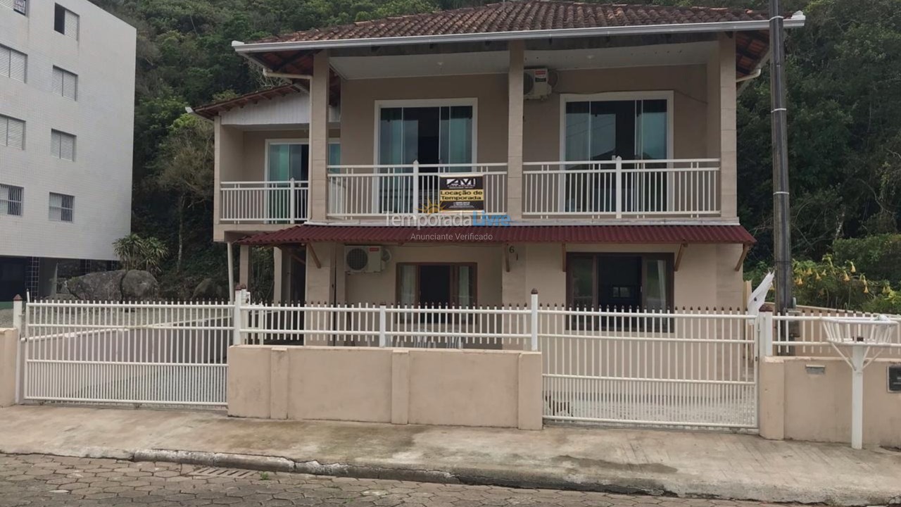 Casa para aluguel de temporada em São Francisco do Sul (Enseada)