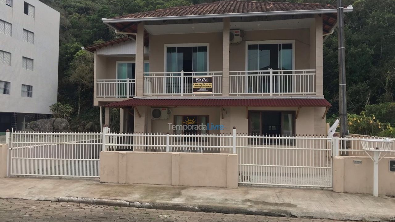 Casa para aluguel de temporada em São Francisco do Sul (Enseada)
