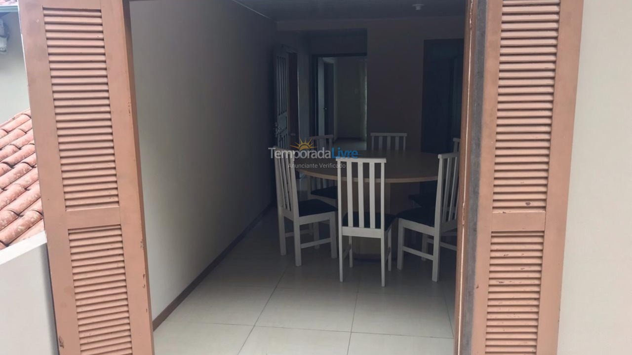 Casa para aluguel de temporada em São Francisco do Sul (Enseada)