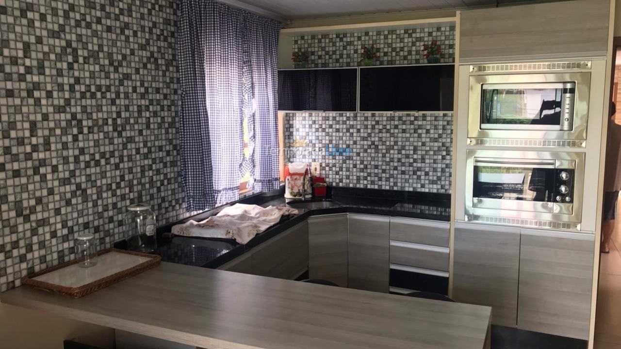 Casa para aluguel de temporada em São Francisco do Sul (Enseada)