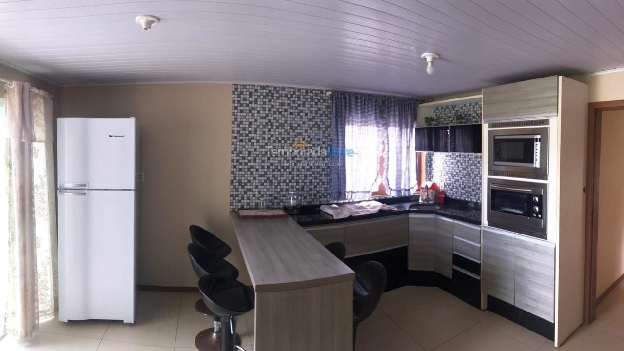 Casa para aluguel de temporada em São Francisco do Sul (Enseada)
