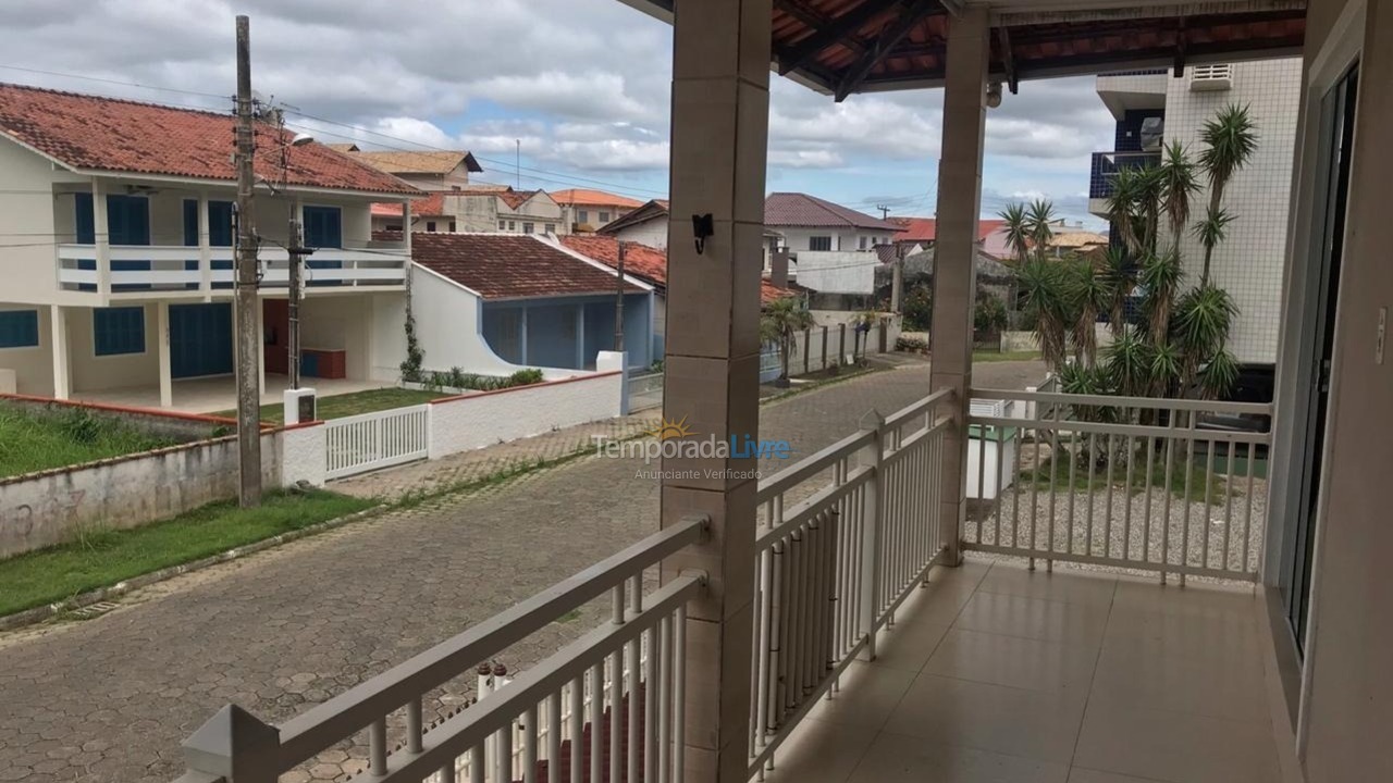 Casa para aluguel de temporada em São Francisco do Sul (Enseada)