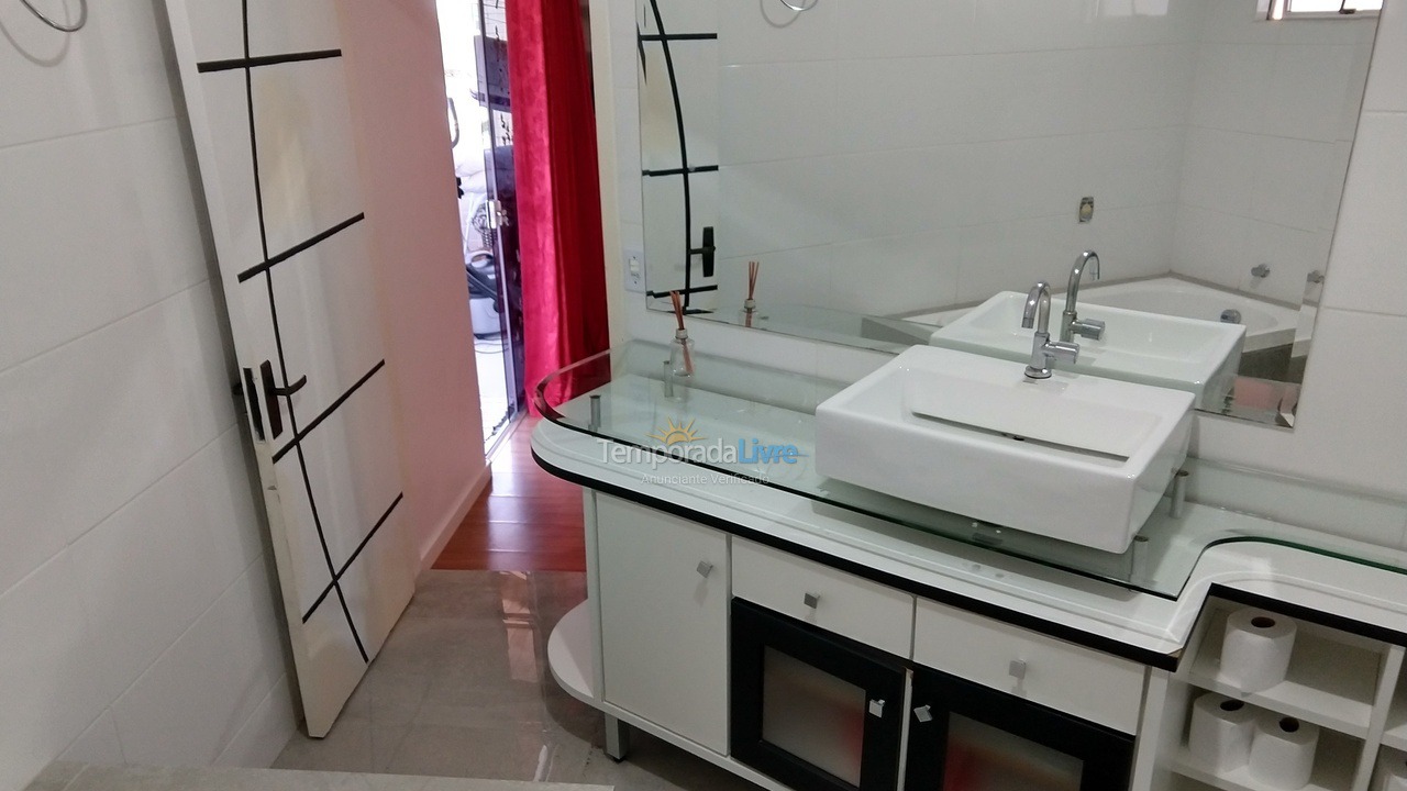 Apartamento para aluguel de temporada em Florianopolis (Praia dos Ingleses)