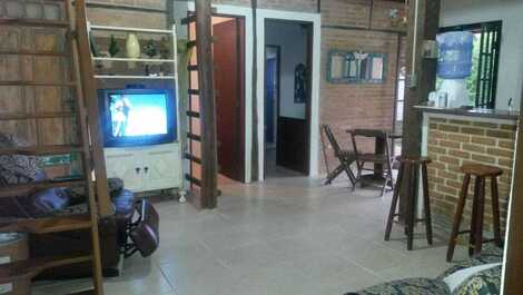 Sala e acesso às suítes 2 e 3