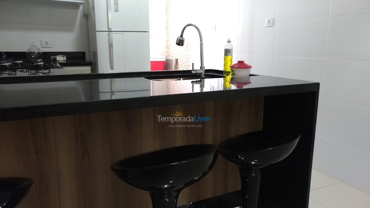 Apartamento para aluguel de temporada em Praia Grande (Guilhermina)