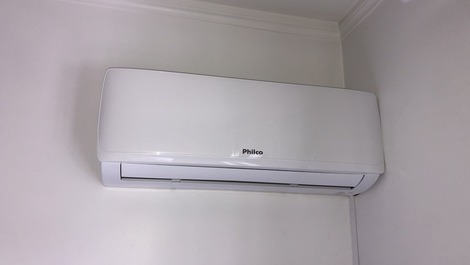 DOIS DORMITÓRIOS NO CORAÇÃO DO CENTRO COM VISTA PARA O MAR