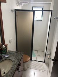 DOIS DORMITÓRIOS NO CORAÇÃO DO CENTRO COM VISTA PARA O MAR