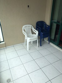 DOIS DORMITÓRIOS NO CORAÇÃO DO CENTRO COM VISTA PARA O MAR