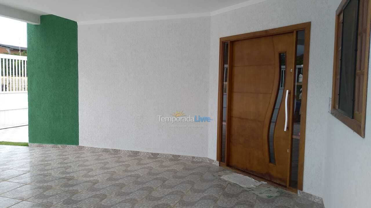 Casa para alquiler de vacaciones em Ubatuba (Maranduba)