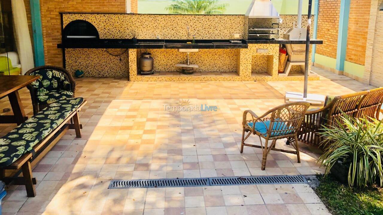 House for vacation rental in Ubatuba (Praia das Toninhas)