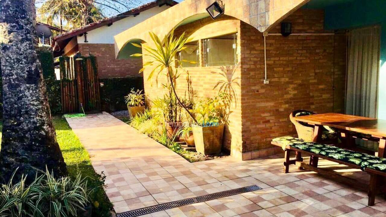 House for vacation rental in Ubatuba (Praia das Toninhas)