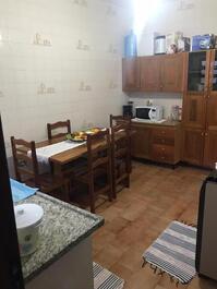 Excelente ajuste 8 personas Cerca de bares y restaurantes.