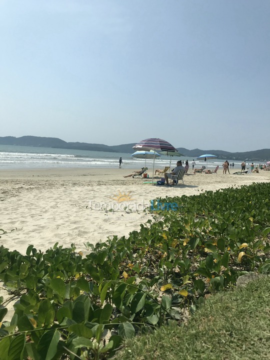 Apartamento para aluguel de temporada em Itapema (Meia Praia)