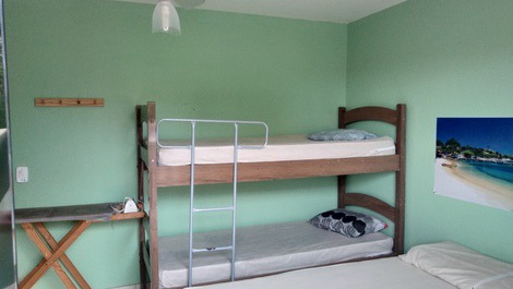 Segundo quarto, em baixo 