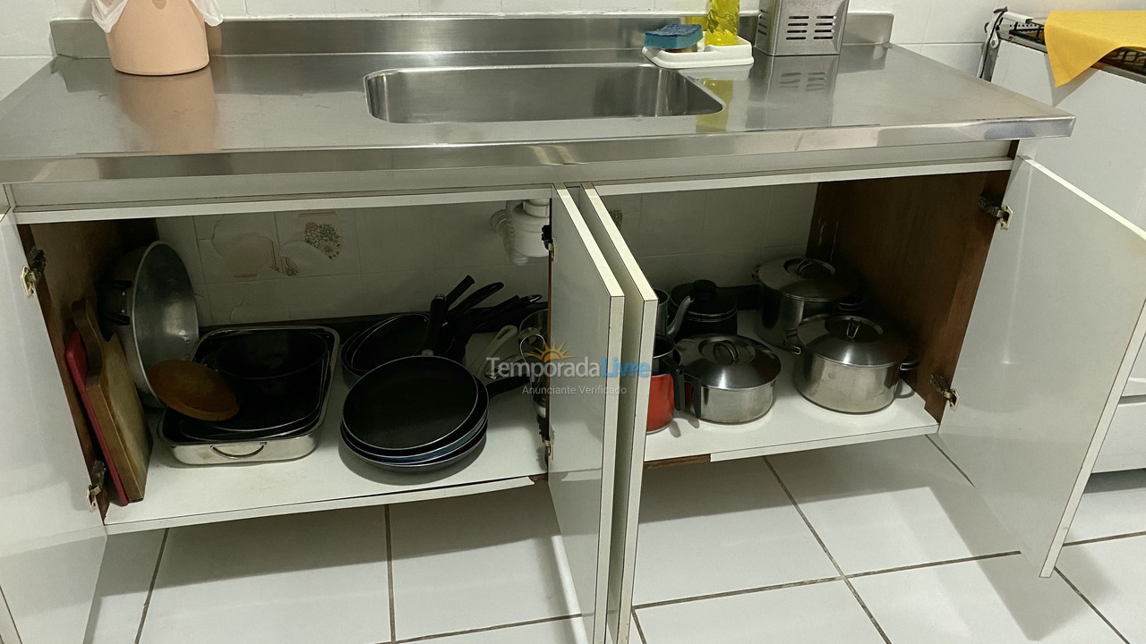Apartamento para aluguel de temporada em Guarujá (Pitangueiras)