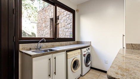 ¡Increíble casa frente a Lagoa da Conceição! C03