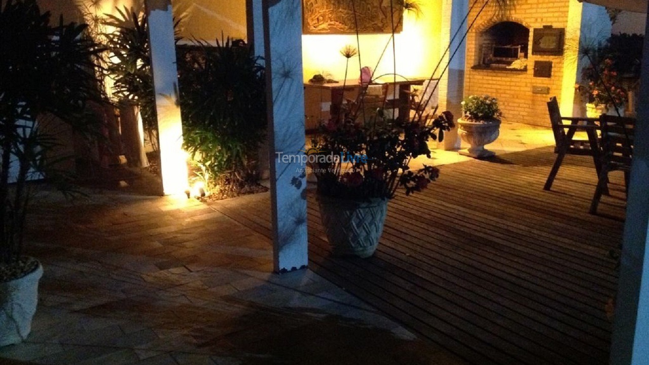 Casa para aluguel de temporada em Cabo Frio (Peró)