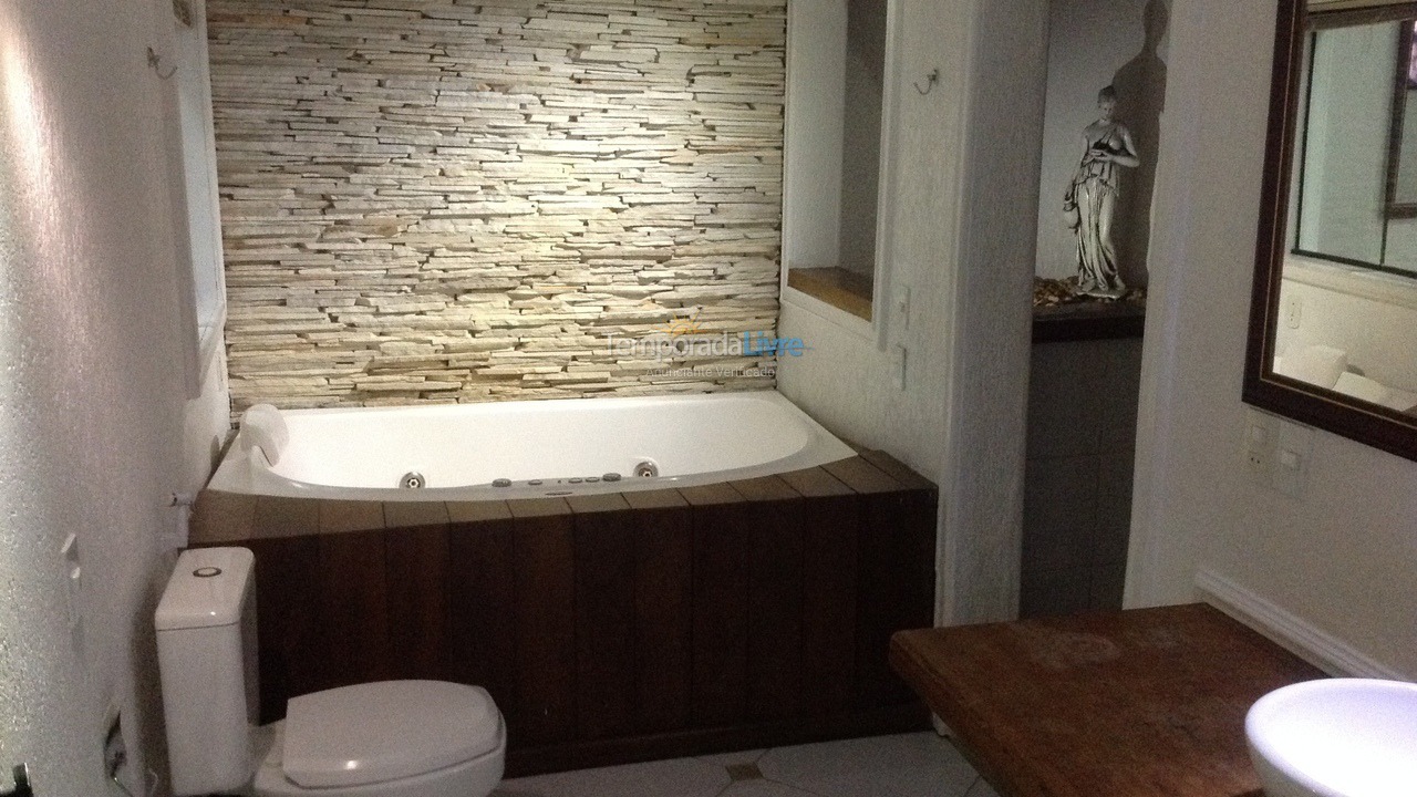 Casa para aluguel de temporada em Cabo Frio (Peró)