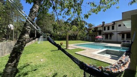 Mansion in the mountains. Come and enjoy paradise in style.