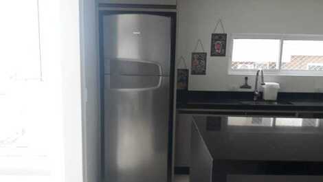 HERMOSO APTO PARA 4 SUITES, 4 AIRE, 4 ESPACIOS DE GARAJE CERCA DE COMPRAS RUSSI