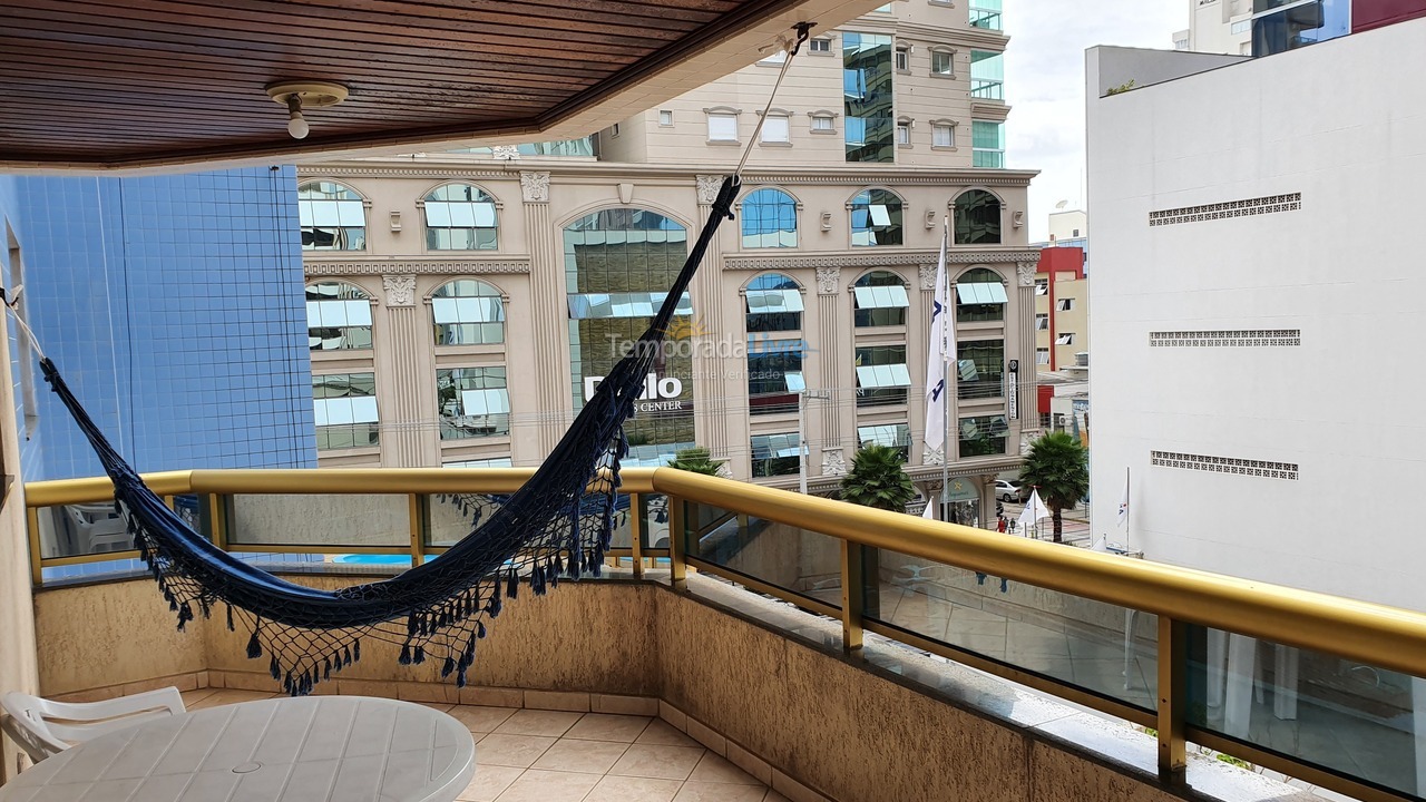 Apartamento para aluguel de temporada em Itapema (Meia Praia)