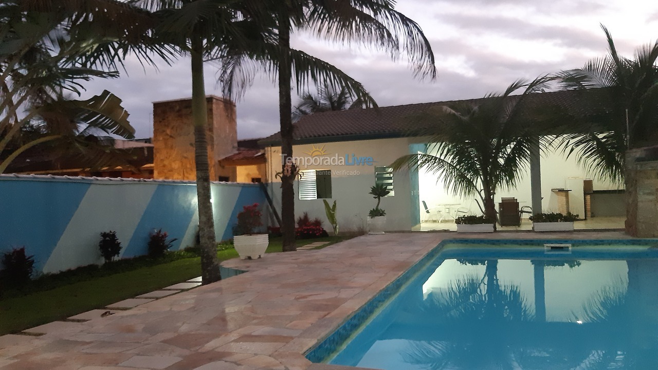 Casa para alquiler de vacaciones em Bertioga (Boraceia)