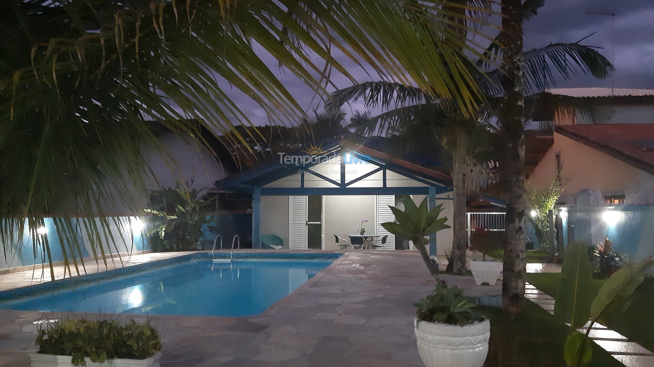 Casa para alquiler de vacaciones em Bertioga (Boraceia)