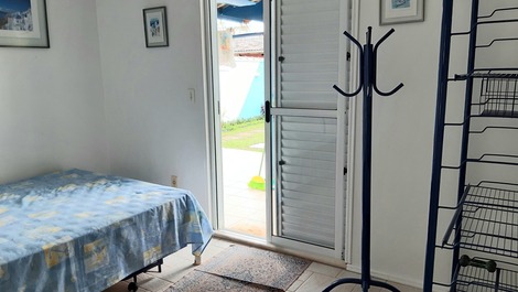 Quarto 3 com 1 cama de casal e 1 bi cama