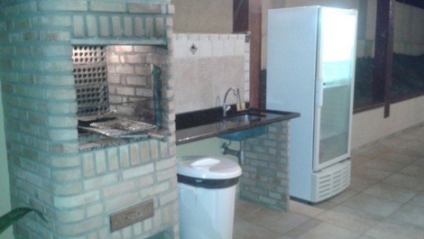 Churrasqueira com cervejeira