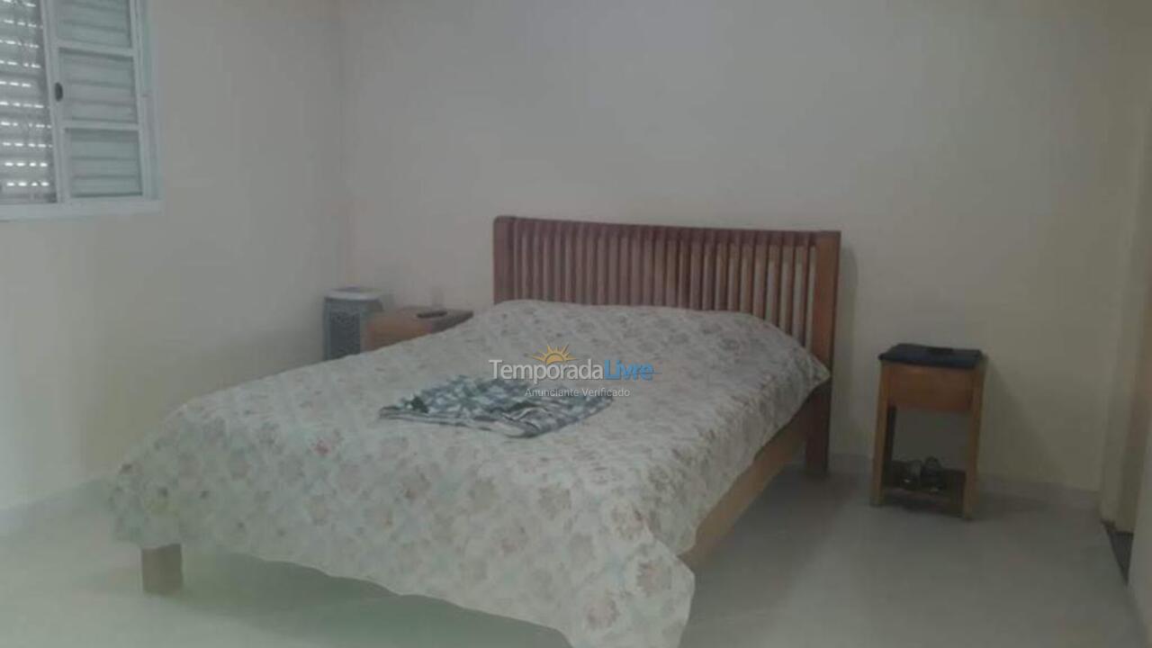 Chácara / sítio para aluguel de temporada em São Roque (Canguera)