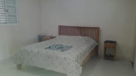 Linda chácara em condomínio fechado