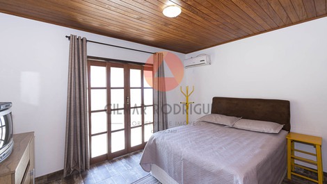 Casa en el centro de Canto Grande, a 150 metros del mar