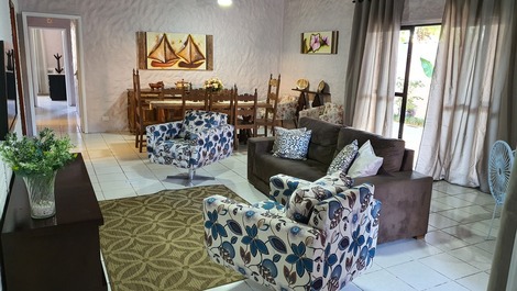 Casa aconchegante ♡ a apenas 100 metros da praia da Enseada***