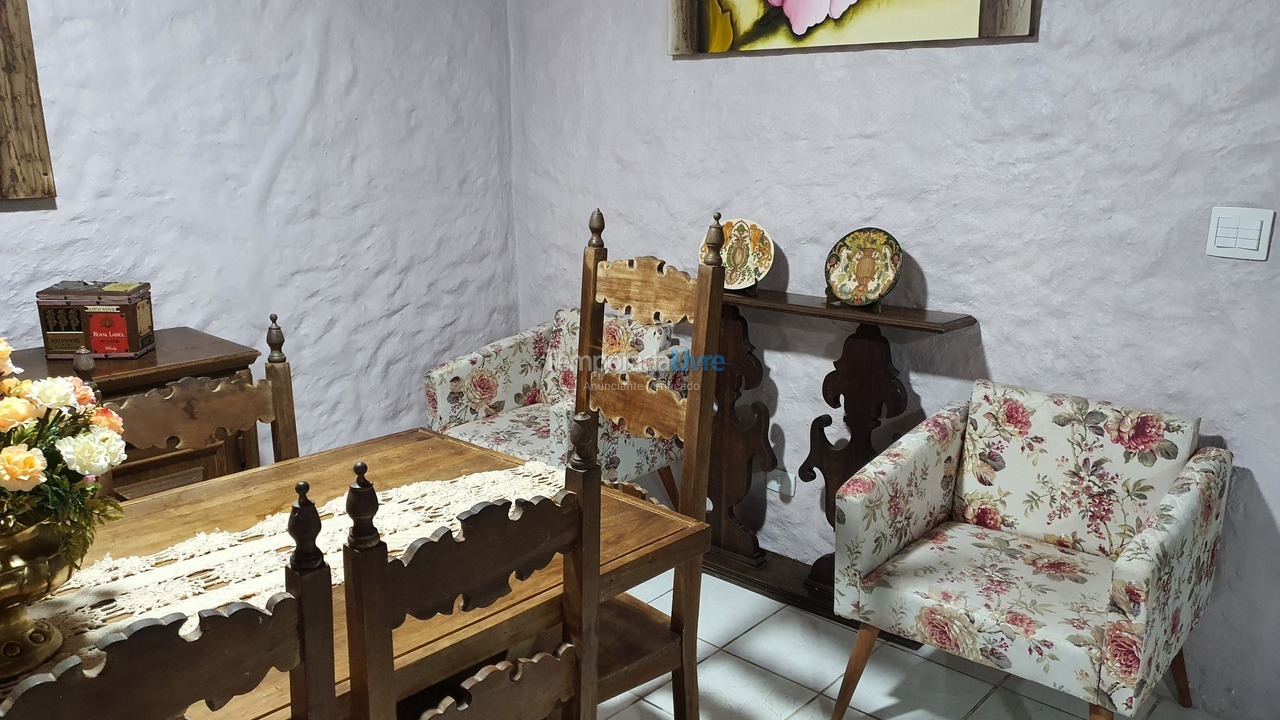 Casa para aluguel de temporada em Guarujá (Jardim Virgínia)