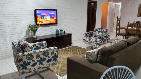 Casa aconchegante ♡ a apenas 100 metros da praia da Enseada***