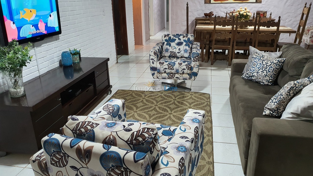 Casa para aluguel de temporada em Guarujá (Jardim Virgínia)