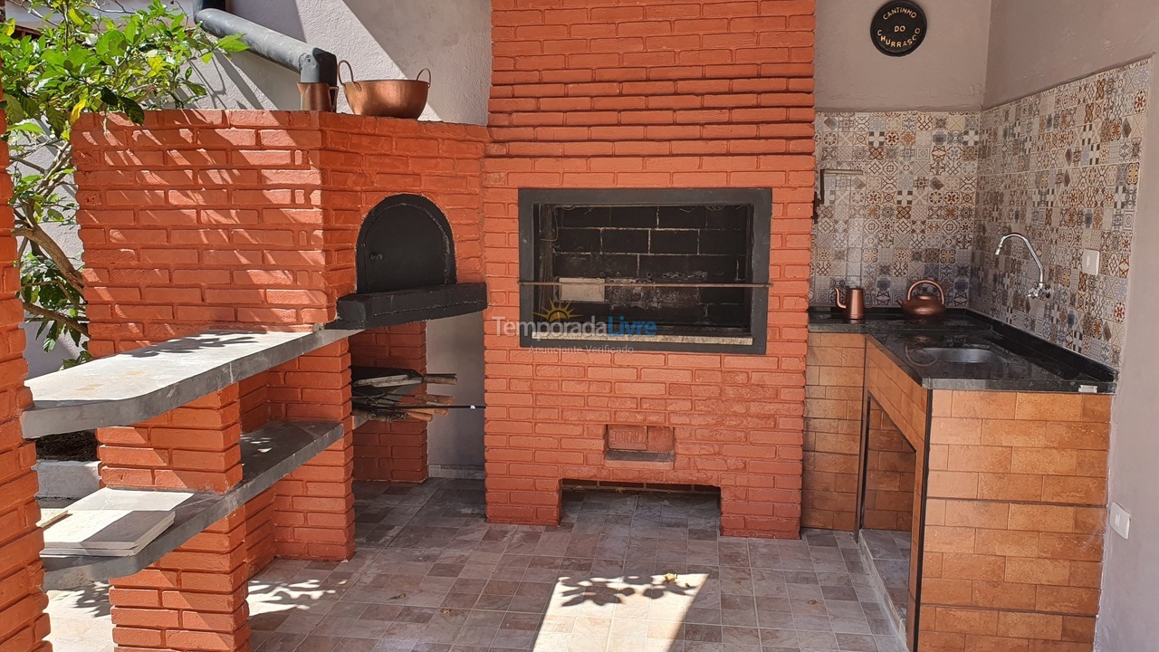Casa para aluguel de temporada em Guarujá (Jardim Virgínia)
