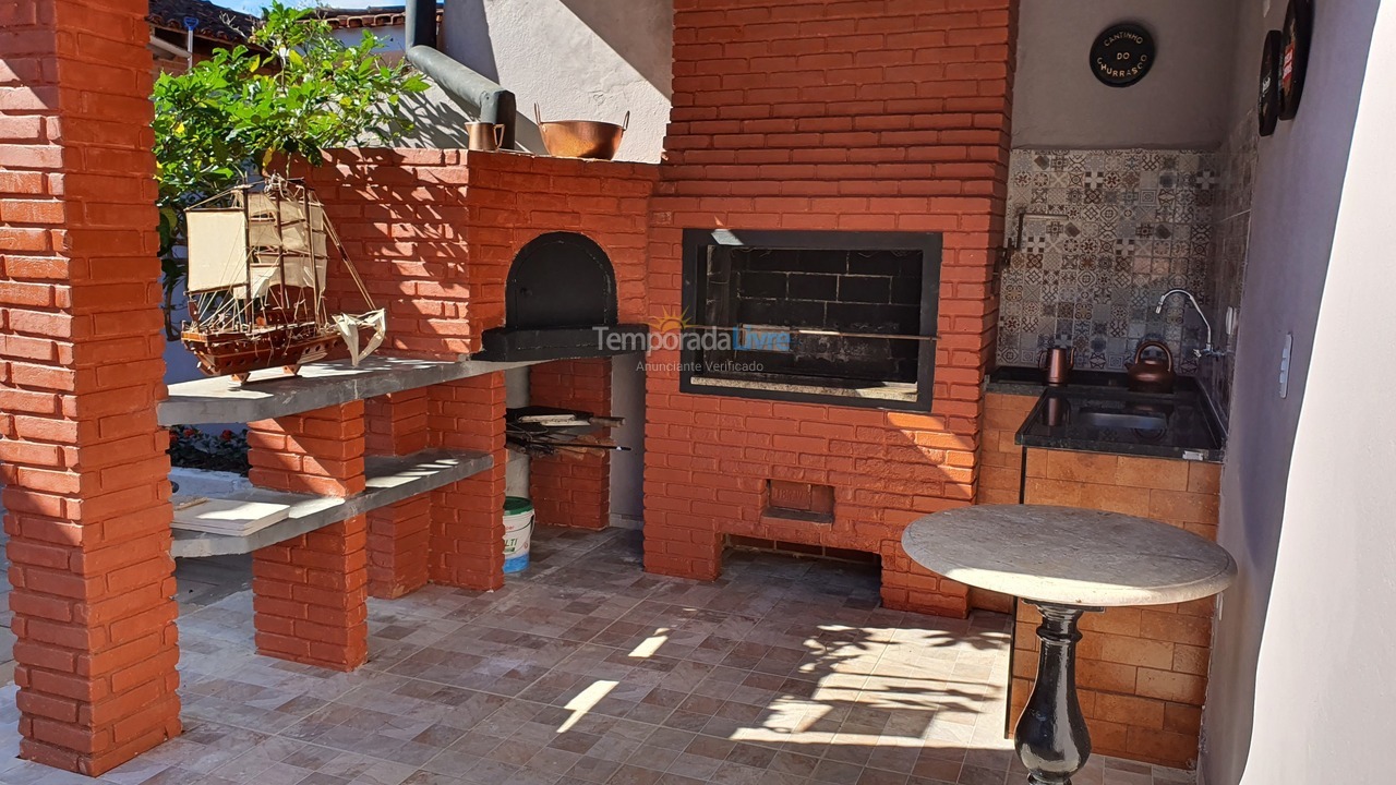 Casa para aluguel de temporada em Guarujá (Jardim Virgínia)