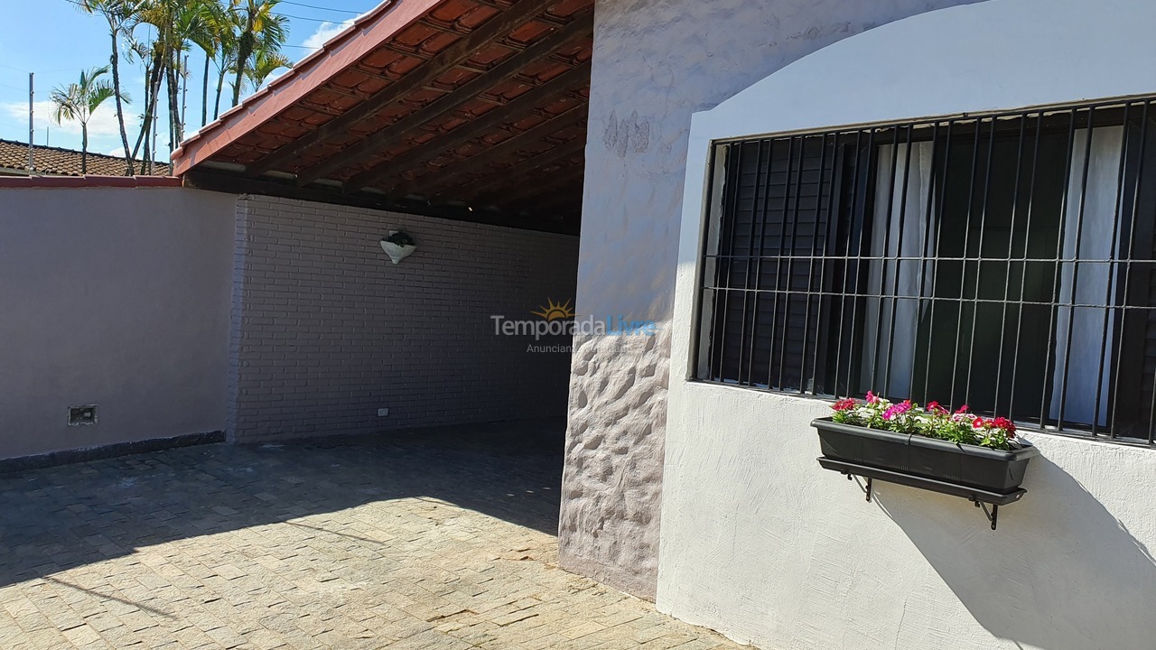 Casa para aluguel de temporada em Guarujá (Jardim Virgínia)
