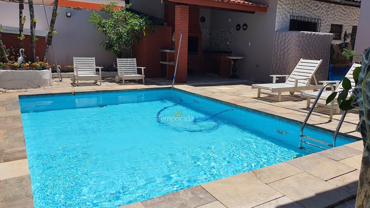 Casa para aluguel de temporada em Guarujá (Jardim Virgínia)
