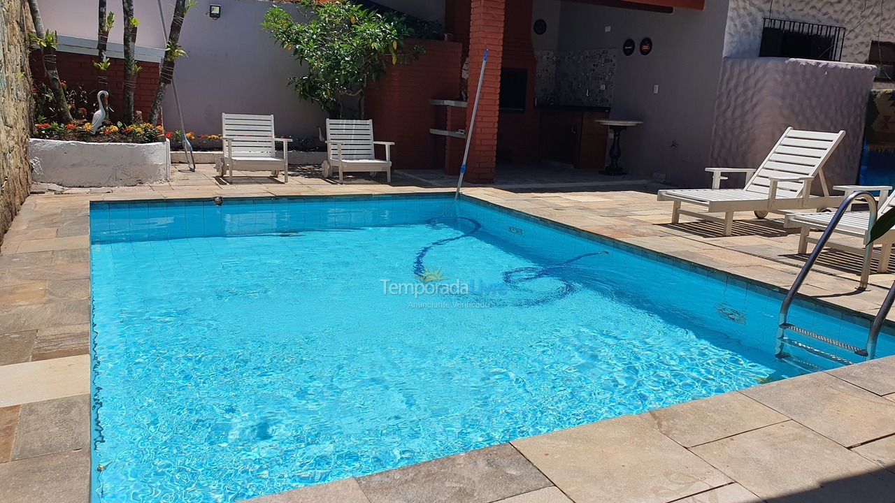 Casa para aluguel de temporada em Guarujá (Jardim Virgínia)