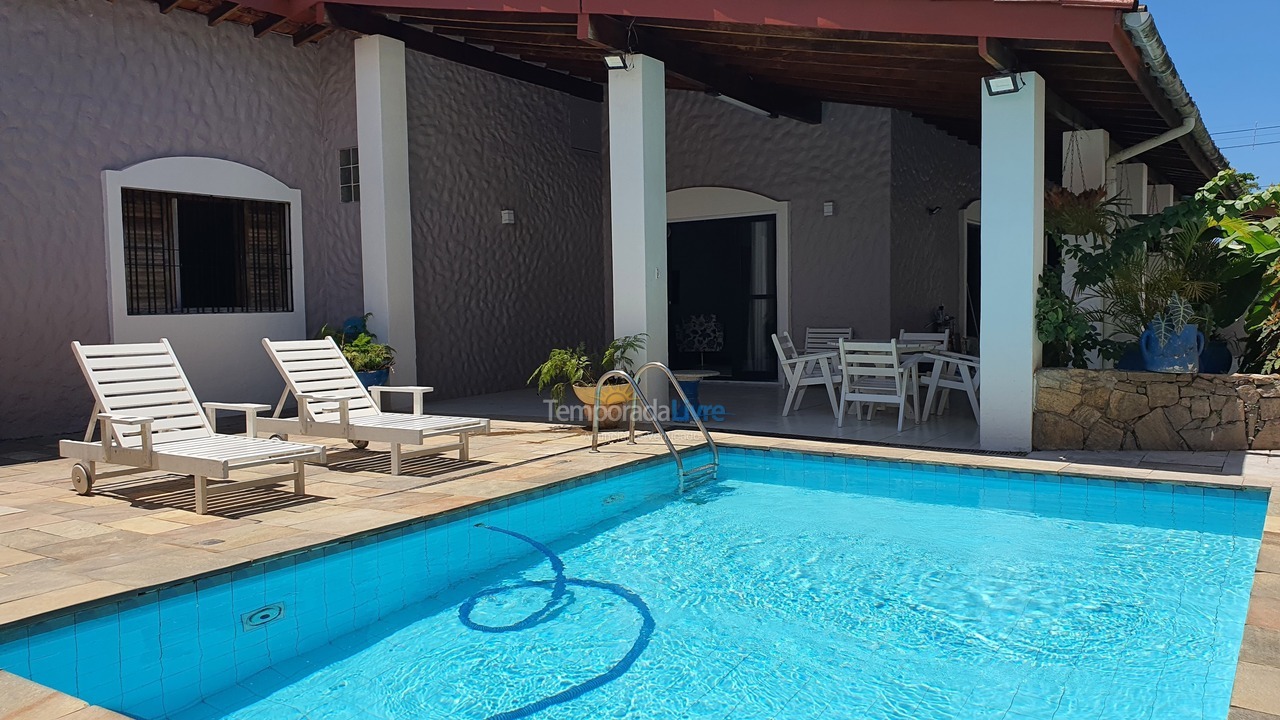 Casa para aluguel de temporada em Guarujá (Jardim Virgínia)