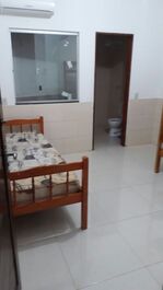 Excelente casa com 13 suítes com ar, perto da praia do axé moi